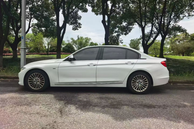 BMW 3 Series 2015 car image #15