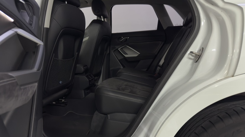 Audi Q3 2019 car image #8