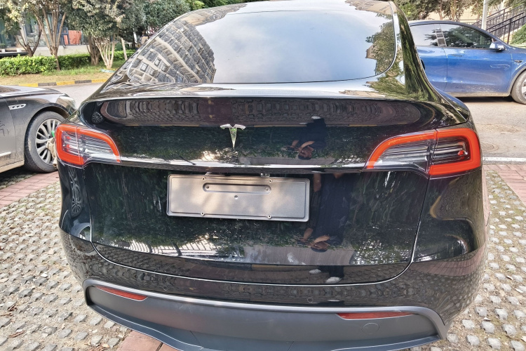Tesla Model Y 2023 #6 Tesla Model Y 2023 immagine di auto #6