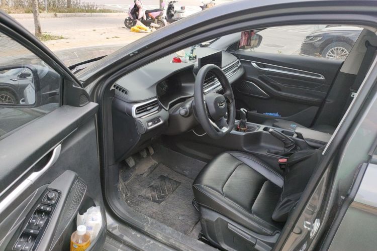 GEELY Emgrand 2024 صورة سيارة #9