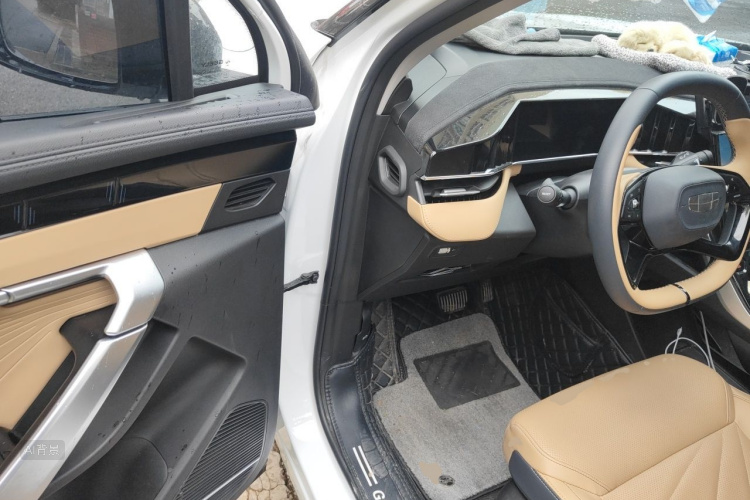 GEELY Boyue L 2023 car image #18