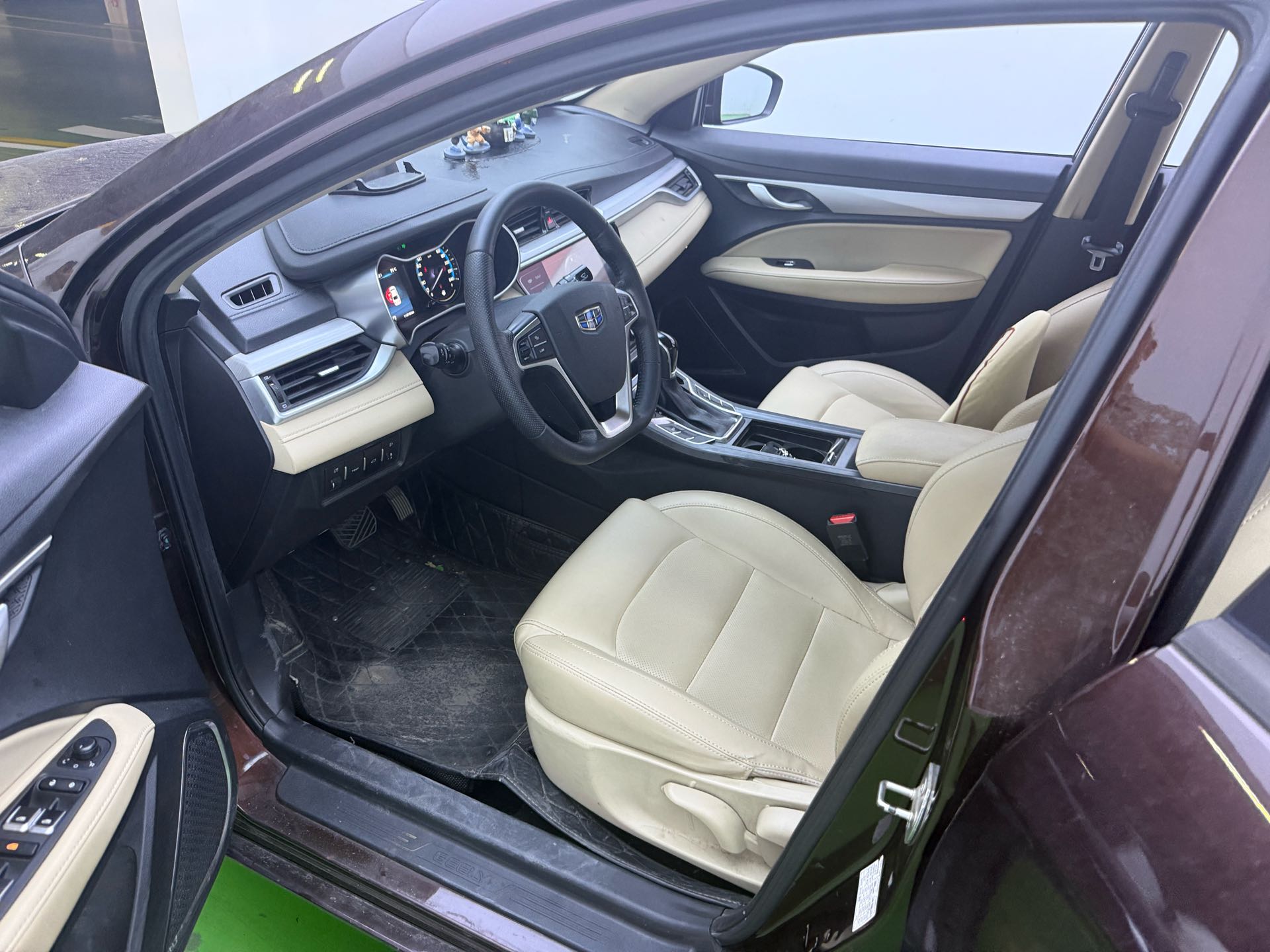 GEELY Emgrand 2018 #4 GEELY Emgrand 2018 صورة سيارة #4