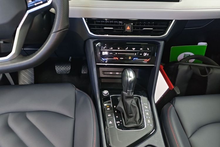 Volkswagen Tharu 2023 car image #14