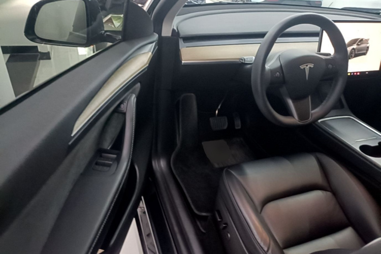 Tesla Model Y 2022 image de voiture #12