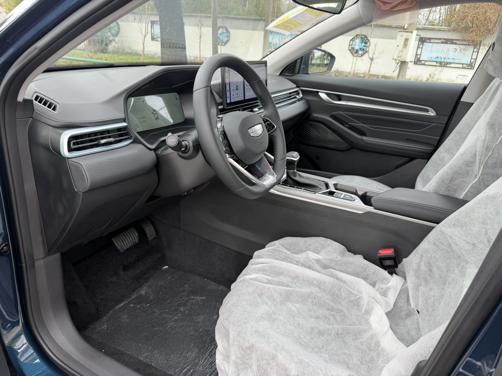 GEELY Emgrand 2026 #8 GEELY Emgrand 2026 car image #8