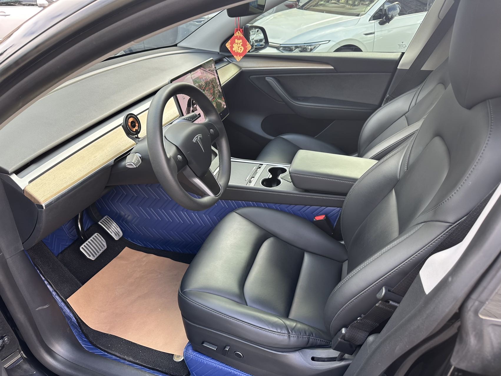 Tesla Model Y 2021 #7 Tesla Model Y 2021 car image #7