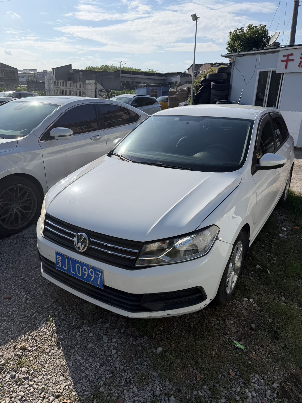 Volkswagen Santana 2016 car image 