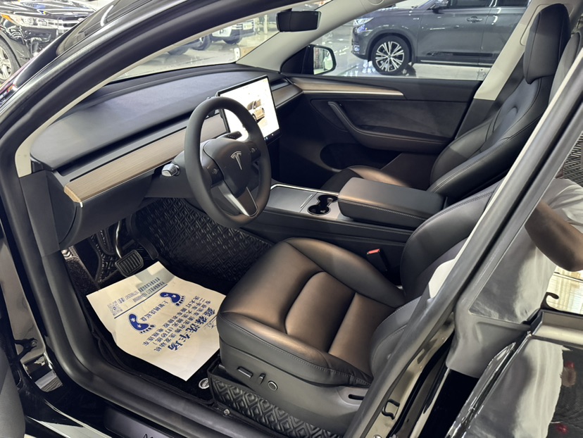 Tesla Model Y 2022 car image #7