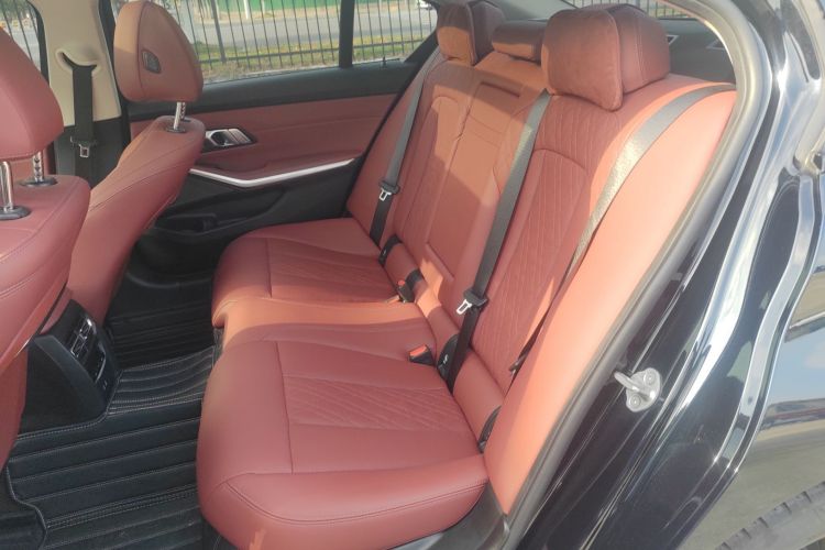 BMW 3 Series 2024 imagen de coche #17