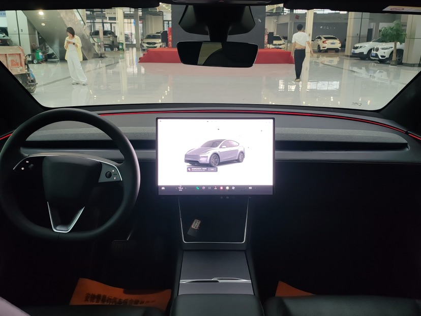 Tesla Model Y 2026 #6 Tesla Model Y 2026 car image #6