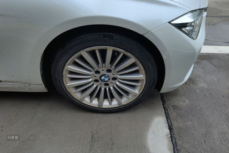BMW 3 Series 2018 immagine di auto #9