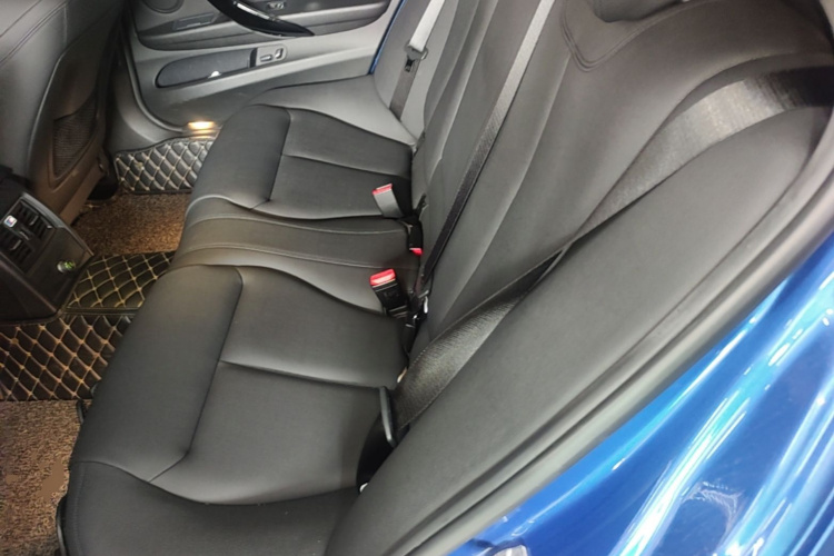 BMW 3 Series 2017 #17 BMW 3 Series 2017 car image #17