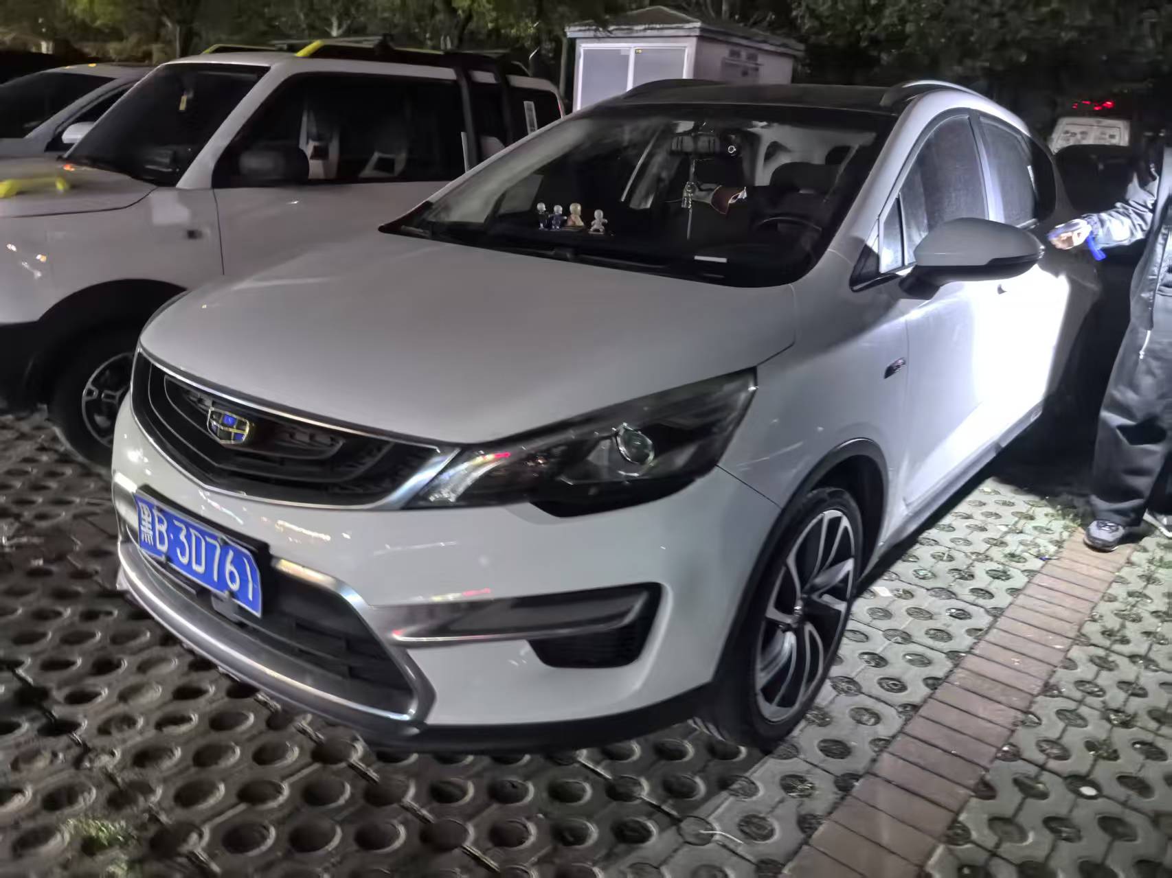GEELY Emgrand GS 2017 GEELY Emgrand GS 2017 car image