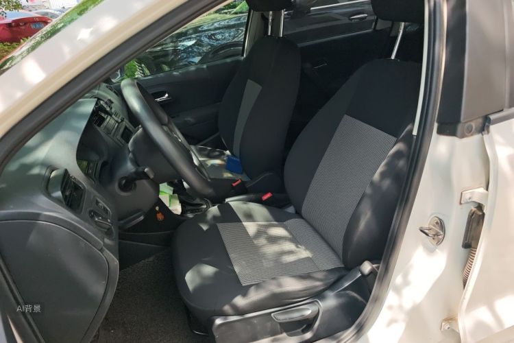 Volkswagen Polo 2017 car image #17