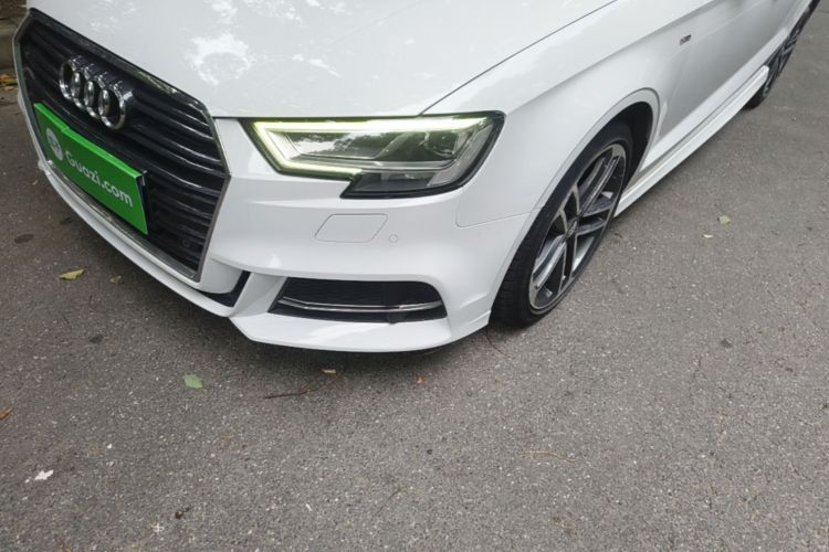 Audi A3 2018 car image #23