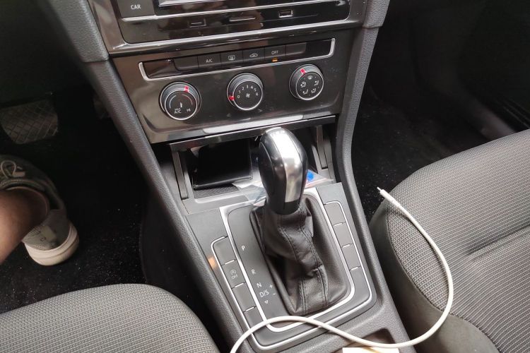 Volkswagen Golf 2018 #18 Volkswagen Golf 2018 car image #18