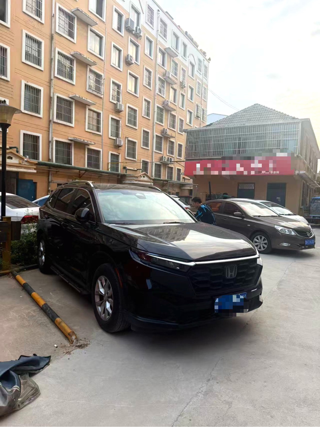 Honda CR-V 2023 car image #2