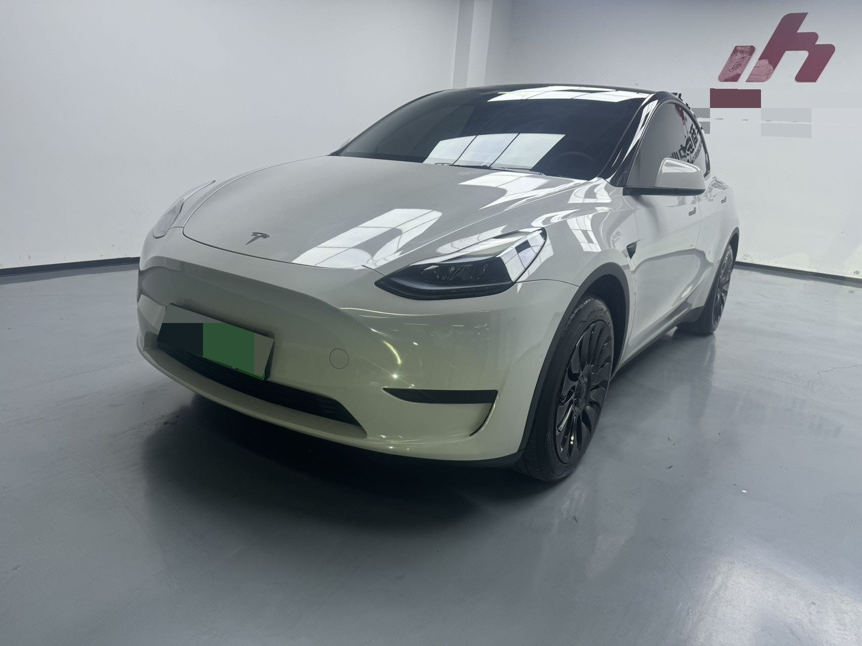 Tesla Model Y 2023 car image 