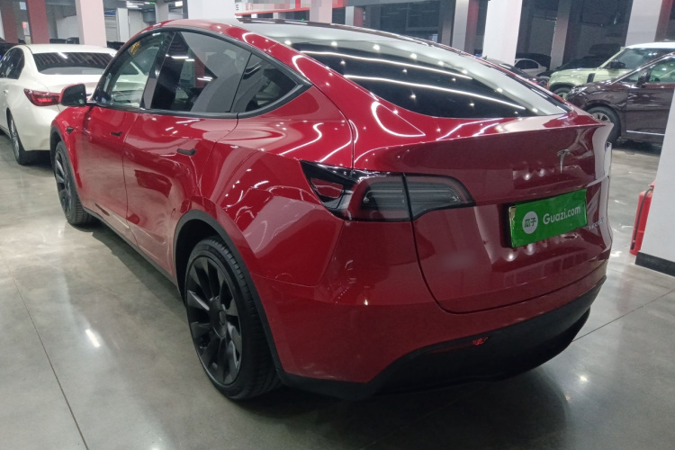 Tesla Model Y 2023 #5 Tesla Model Y 2023 car image #5