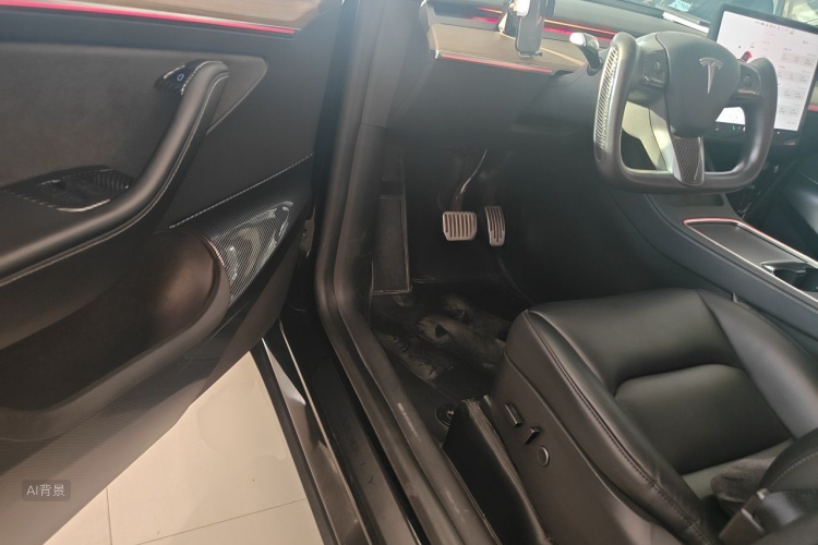 Tesla Model Y 2023 car image #18