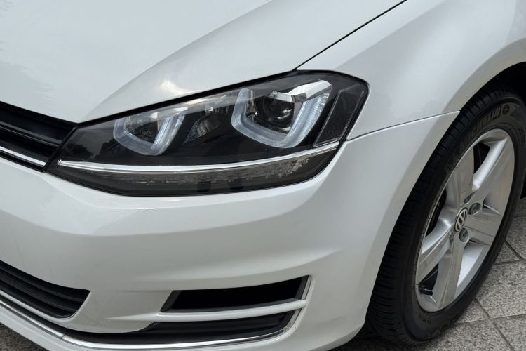 Volkswagen Golf 2015 car image #10