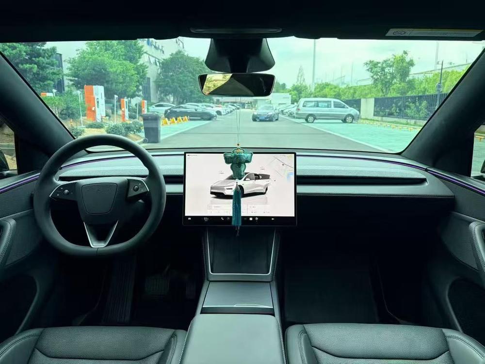Tesla Model Y 2026 #7 Tesla Model Y 2026 car image #7