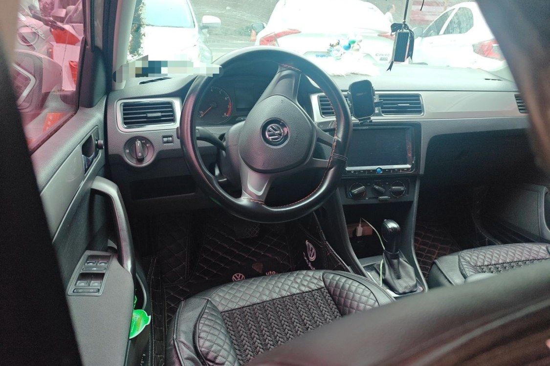 Volkswagen Santana 2015 car image #22