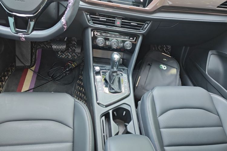 Volkswagen Tharu 2020 car image #14