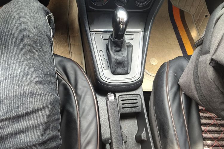 Volkswagen Bora 2018 car image #14