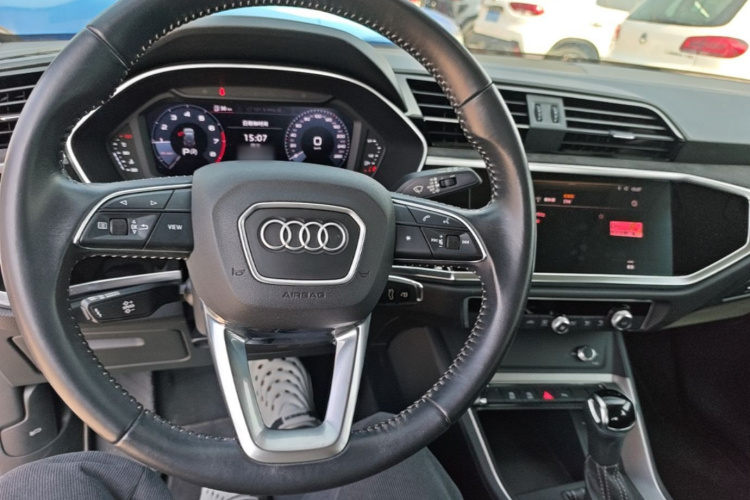Audi Q3 2019 image de voiture #10