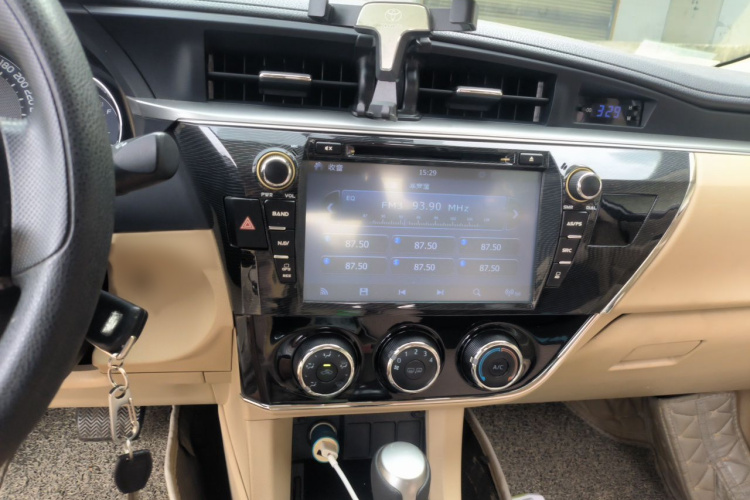 Toyota Corolla 2017 #17 Toyota Corolla 2017 car image #17