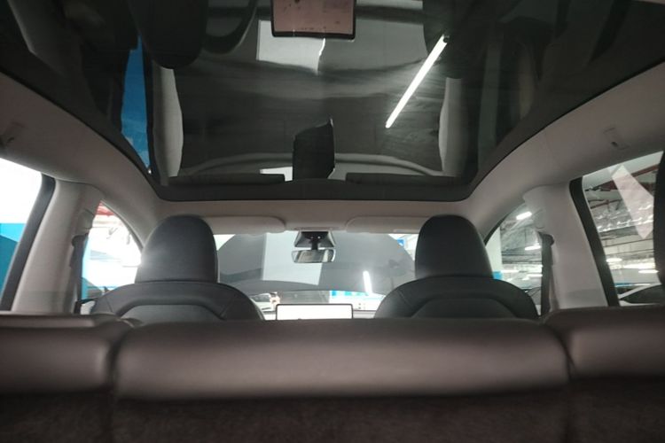 Tesla Model Y 2023 #18 Tesla Model Y 2023 car image #18