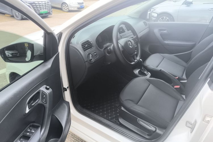 Volkswagen Polo 2016 #16 Volkswagen Polo 2016 car image #16