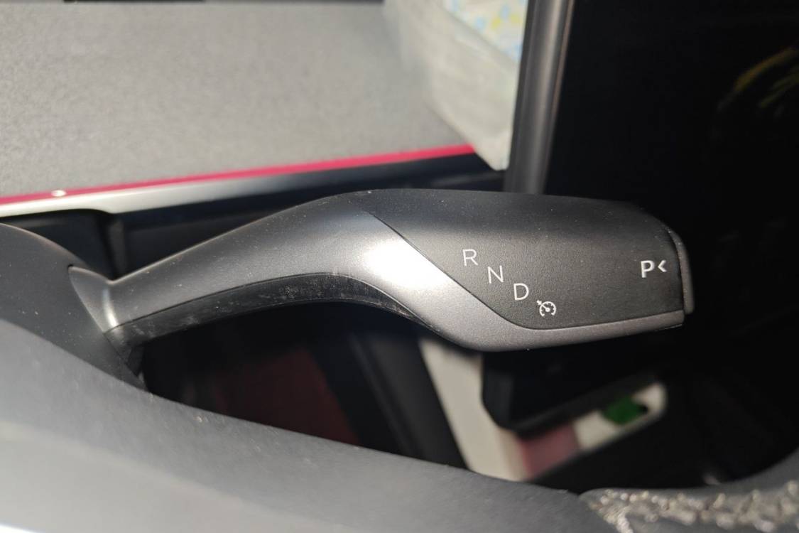 Tesla Model Y 2024 #27 Tesla Model Y 2024 car image #27