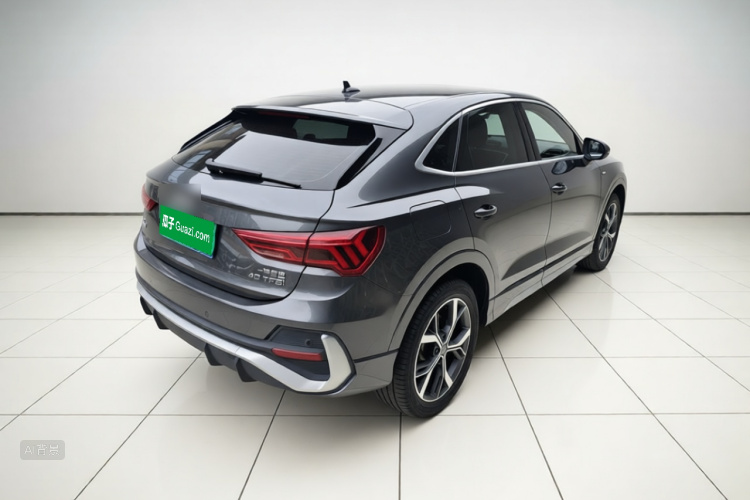 Audi Q3 2021 car image #7