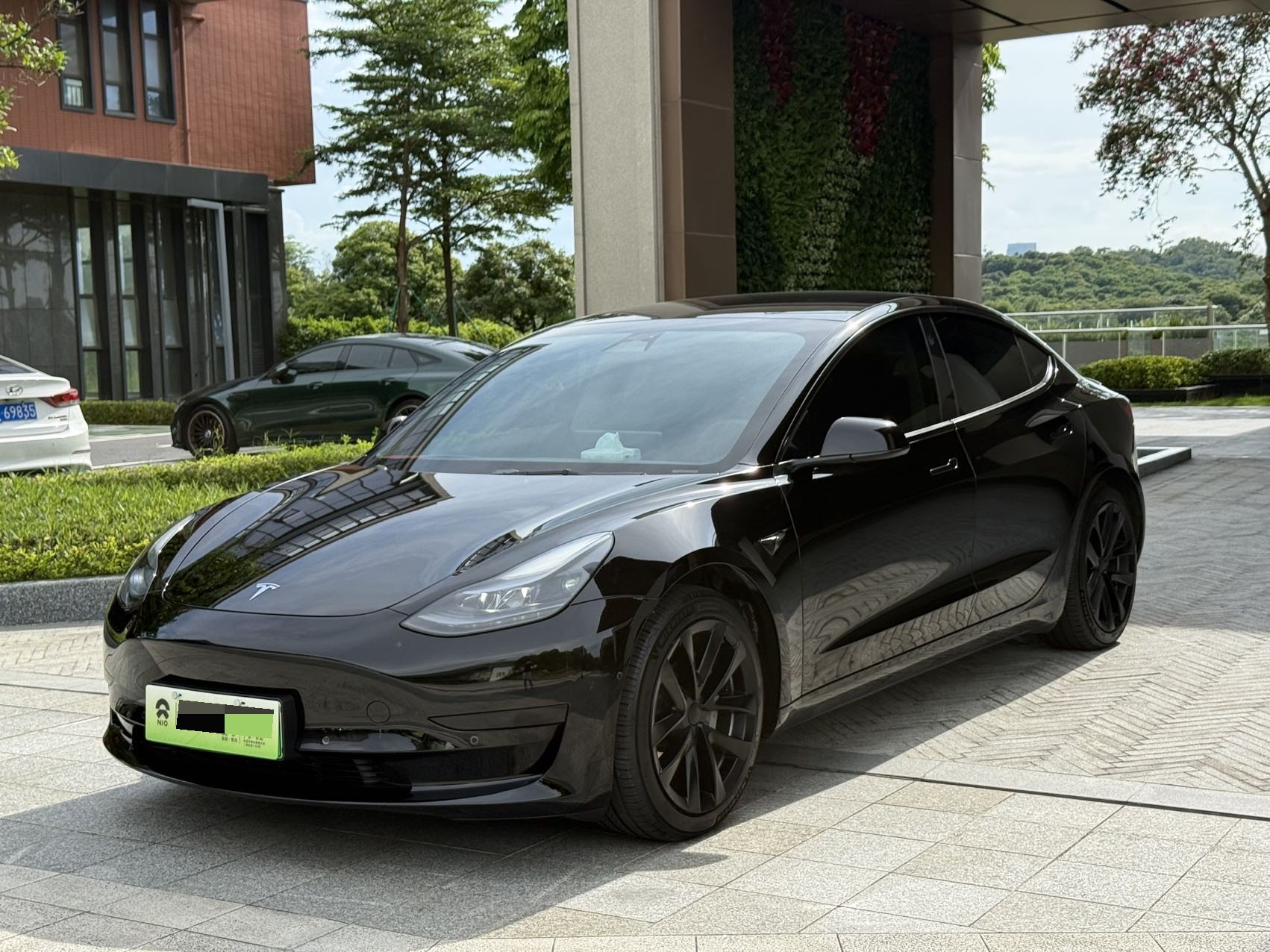 Tesla Model 3 2022 car image 