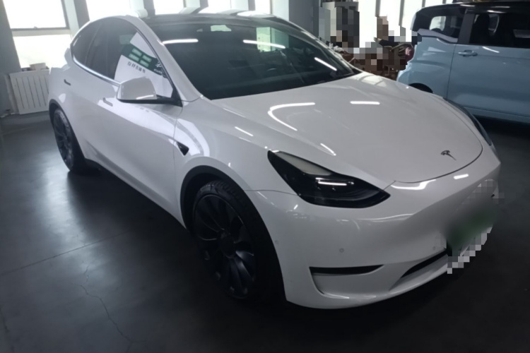 Tesla Model Y 2023 car image #6
