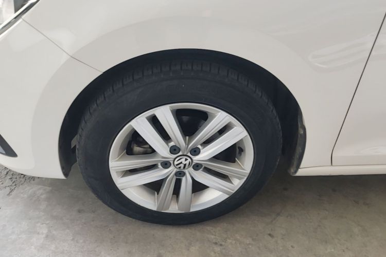 Volkswagen Santana 2016 car image #9