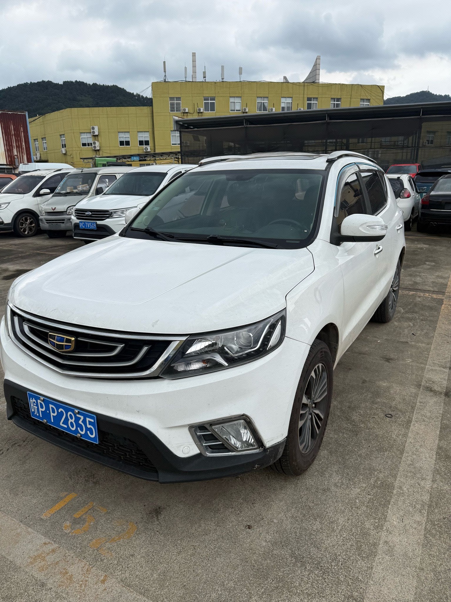 GEELY Vision X6 2017 car image 