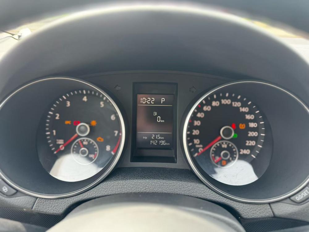 Volkswagen Golf 2012 car image #8