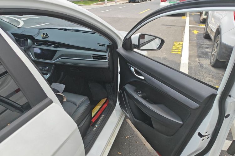 GEELY Emgrand 2020 car image #23