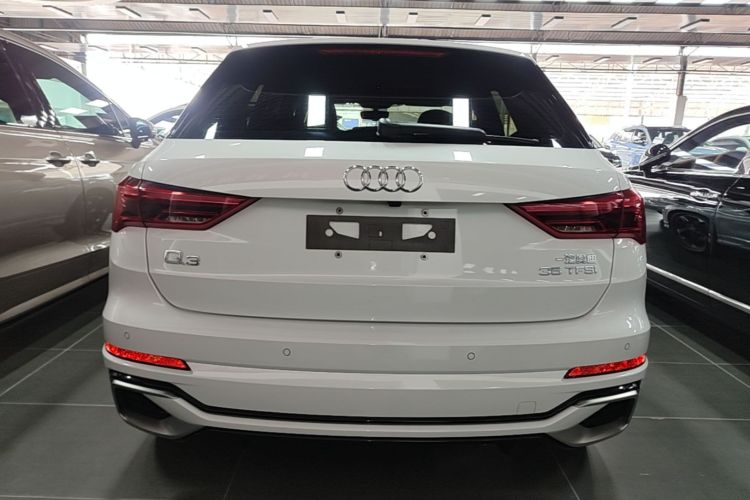 Audi Q3 2023 immagine di auto #6