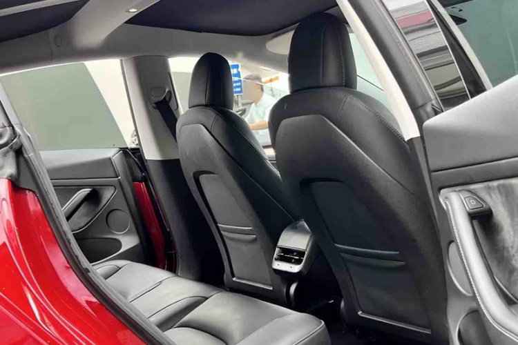 Tesla Model 3 2022 car image #17