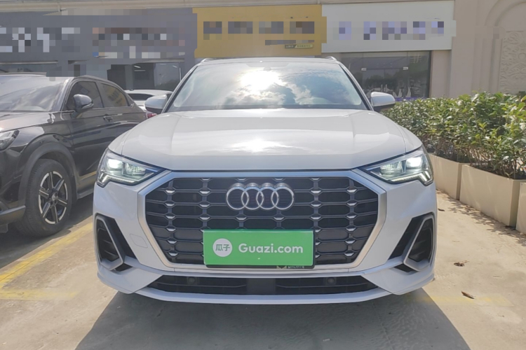 Audi Q3 2020 car image #3