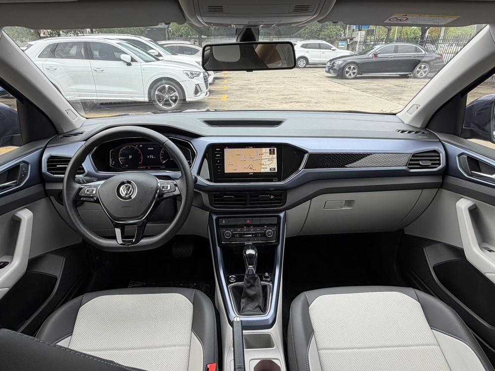 Volkswagen T-Cross 2020 car image #15