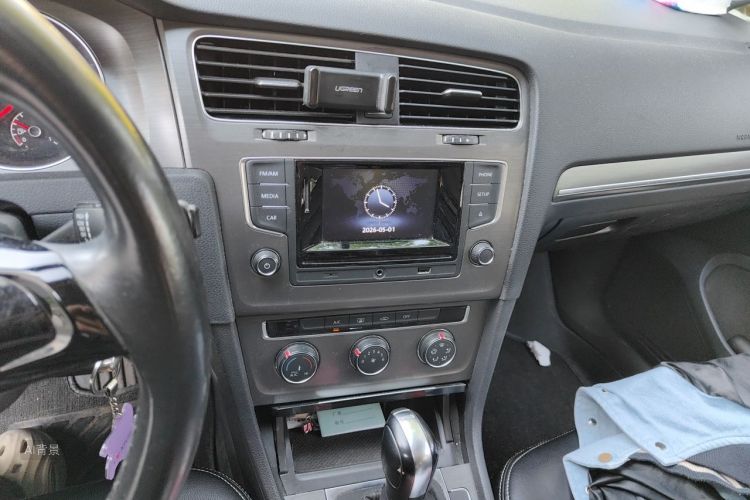 Volkswagen Golf 2016 car image #15