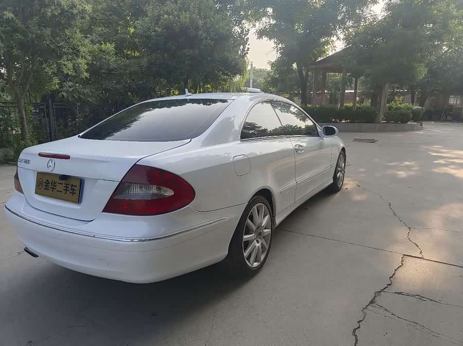 Mercedes-Benz CLK Class 2008 car image #5