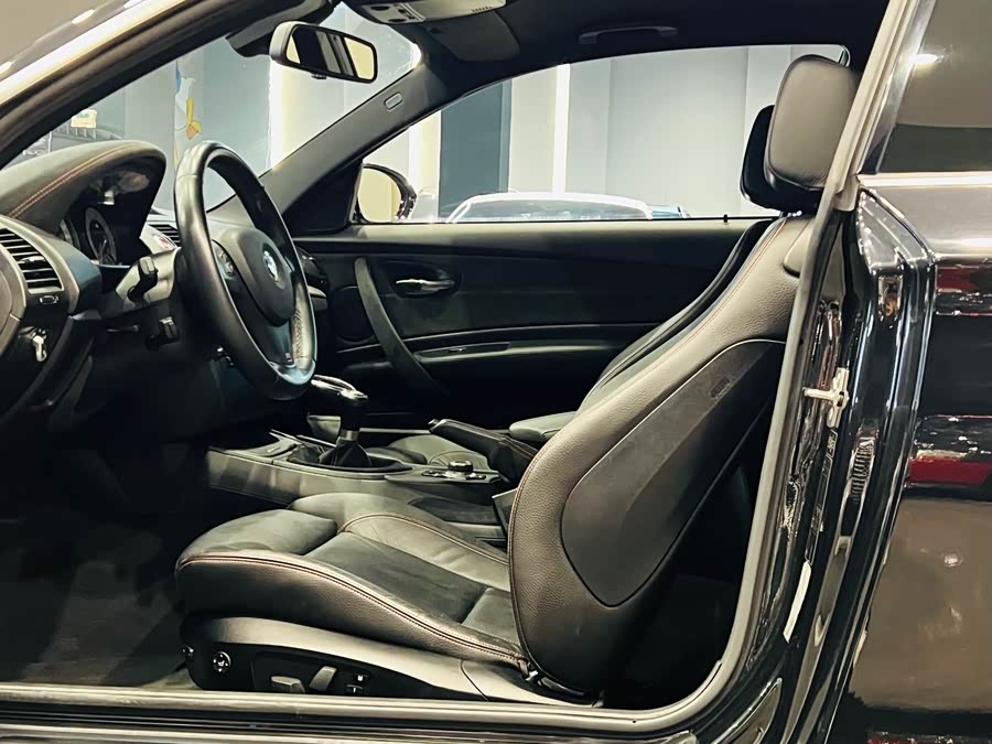 BMW 1 Series M 2012 car image #5