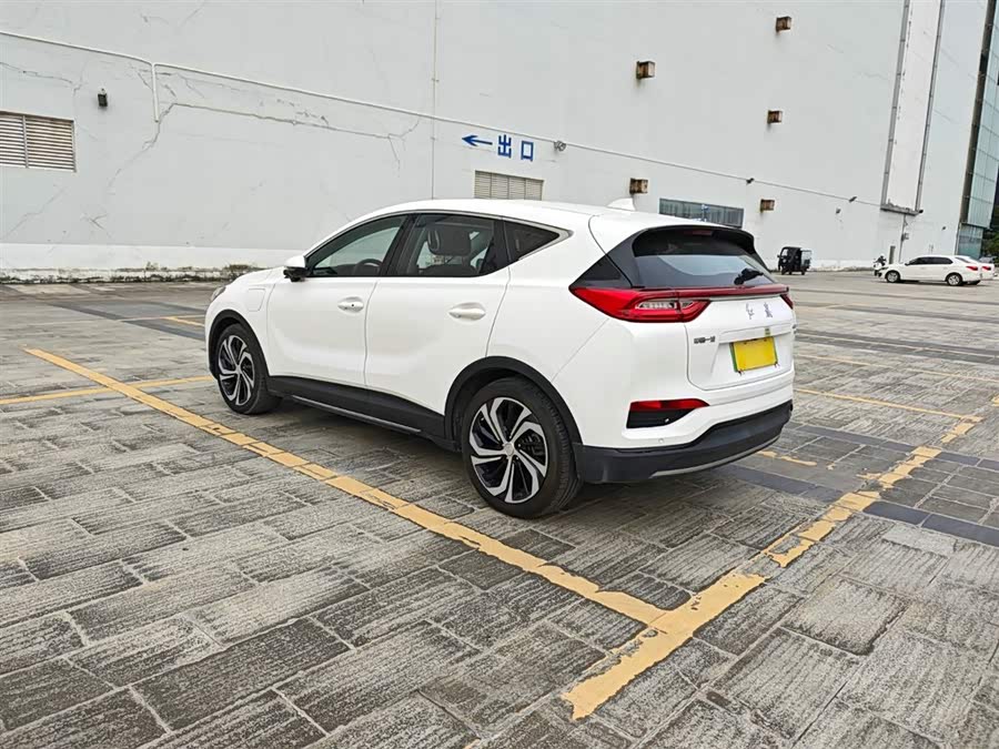 HongQi E-HS3 2019 #5 HongQi E-HS3 2019 car image #5