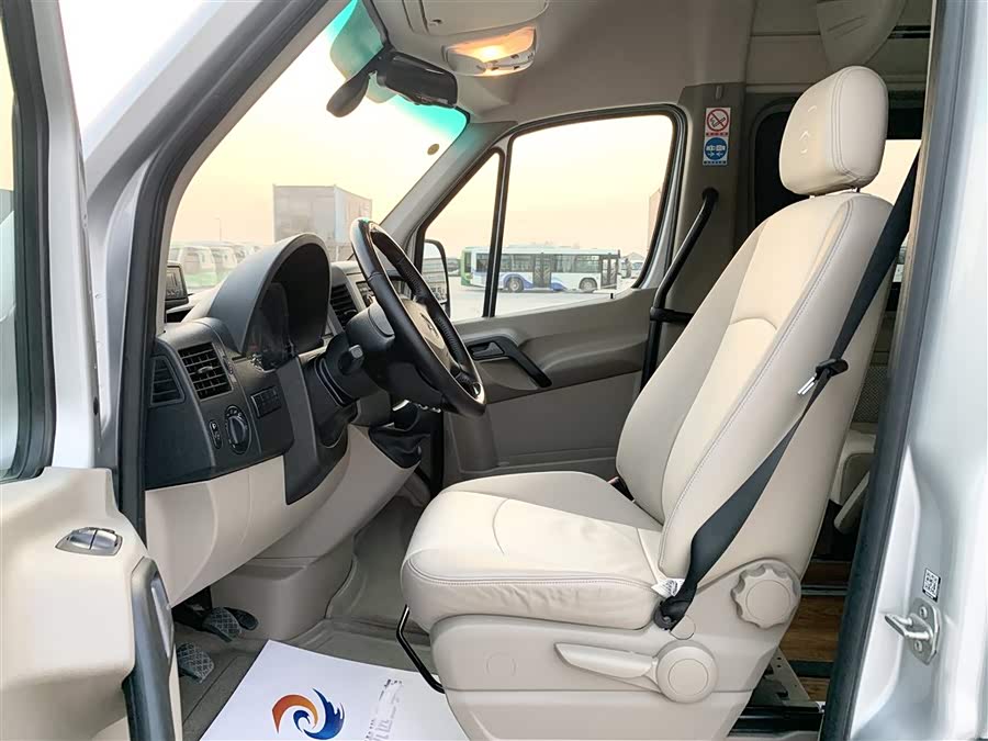 Mercedes-Benz Sprinter 2019 car image #5